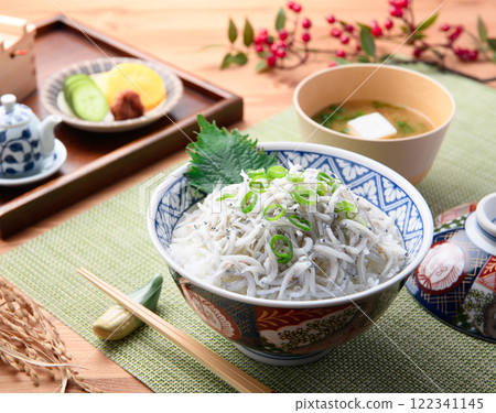 Pot-fried shiitake on rice 122341145
