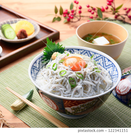 Pot-fried shiitake on rice 122341151