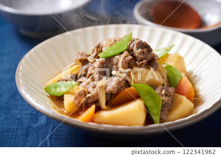 Basic Nikujaga (Beef and potatoes) Basic Nikujaga (Beef and potatoes) 122341962