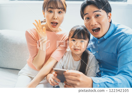 小學生和智慧型手機 122342105