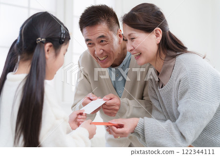 祖父母送孫子新年禮物 122344111