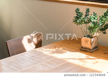 餐桌和椅子 122344848