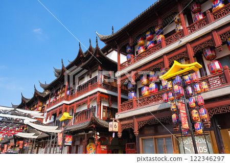 Yuyuan Shopping Mall, a tourist attraction in Shanghai, China Yuyuan Shopping Mall, a tourist attraction in Shanghai, China 122346297