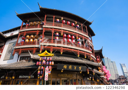 Yuyuan Shopping Mall, a tourist attraction in Shanghai, China 122346298