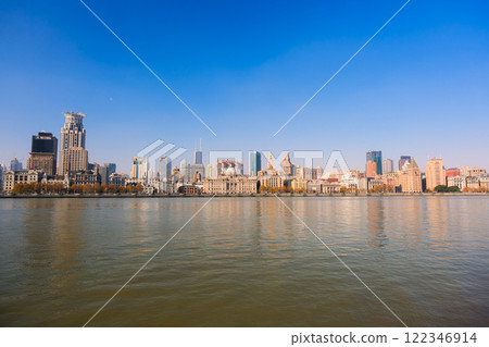 中國上海黃浦江和外灘的城市景觀 122346914