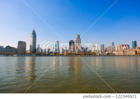 中國上海黃浦江和外灘的城市景觀 122346921