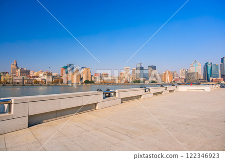 Shanghai, China, cityscape of the Huangpu River and the Bund 122346923