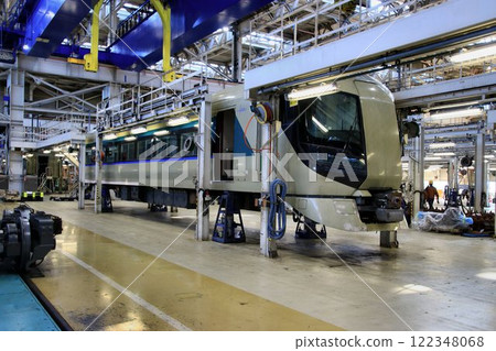 天上飛的特快自由號…鐵道車輛維修店的“橋式起重機”和“500系列” 122348068