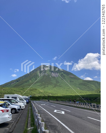 From Shiretoko Pass to Rausu-dake From Shiretoko Pass to Rausu-dake 122348765