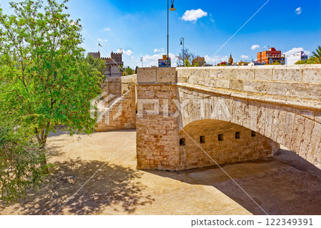 Bridge of the Serrans (Pont dels Serrans) near Serranos Towers Valencia. Bridge of the Serrans (Pont dels Serrans) near Serranos Towers Valencia. 122349391