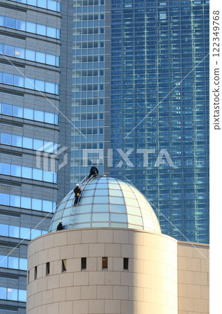 Dome roof inspection work - working at height 122349768