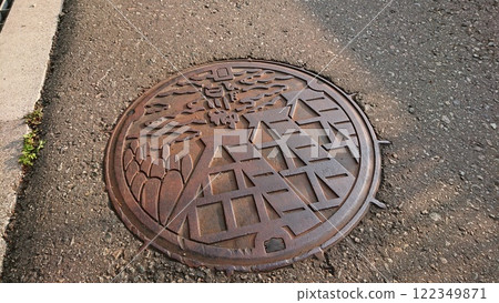 Design manhole Shirakawago 122349871