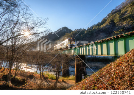 Winter scenery of Yamatsuriyama Park and the Suigun Line 122350741