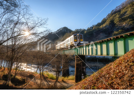 Winter scenery of Yamatsuriyama Park and the Suigun Line Winter scenery of Yamatsuriyama Park and the Suigun Line 122350742