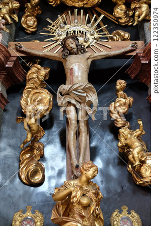 Altar of the Holy Cross, Barmherzigenkirche church in Graz, Styria, Austria 122350974