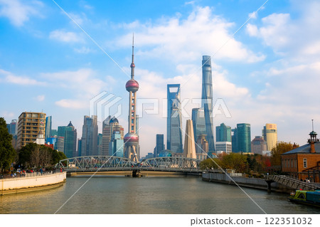 中國上海浦東新區的摩天大樓 122351032