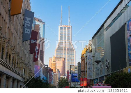 Nanjing East Road (Nanjing Pedestrian Street) in the morning, Shanghai, China 122351411