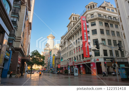 Nanjing East Road (Nanjing Pedestrian Street) in the morning, Shanghai, China 122351418