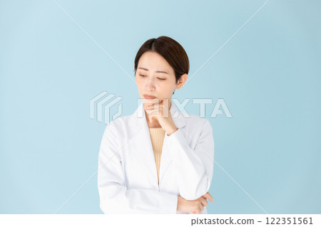 White labia women suffer White labia women suffer 122351561