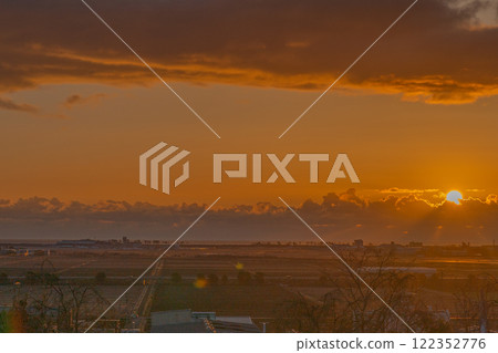 First sunrise and cityscape 122352776