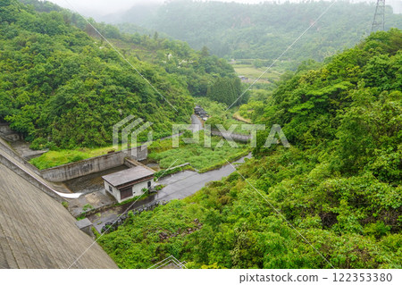 從多哥大壩看下游 從多哥大壩看下游 122353380