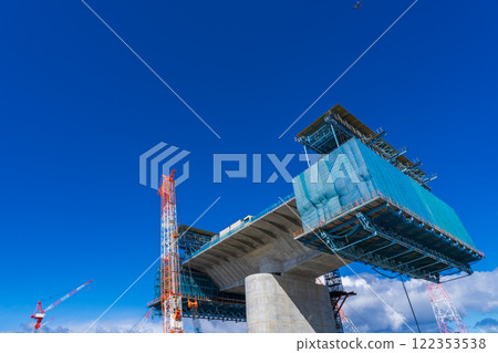 Osaka Prefecture, Yodo River left bank riverbed, Shin-Meishin Expressway Yodo River Bridge under construction, cantilever construction method Osaka Prefecture, Yodo River left bank riverbed, Shin-Meishin Expressway Yodo River Bridge under construction, cantilever construction method 122353538
