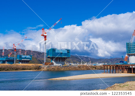 Osaka Prefecture Yodo River riverbed New Meishin Yodo River Bridge construction 122353545