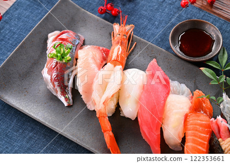 Individual portions of sushi, nigiri sushi, horse mackerel, tuna, shrimp, salmon, shirasu gunkan, etc. 122353661