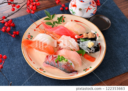 Individual portions of sushi, nigiri sushi, horse mackerel, tuna, shrimp, salmon, shirasu gunkan, etc. 122353663