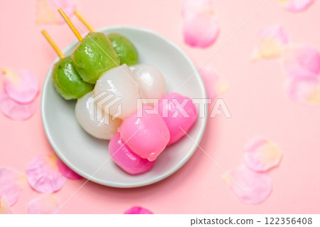 美味的三色團子，最適合賞花 122356408