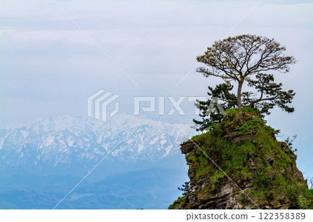 Toyama Prefecture: Amaharashi Coast, Onnaiwa and the Tateyama mountain range, early summer, May 122358389