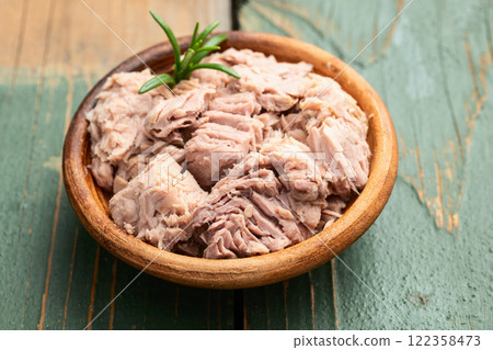 Canned tuna in bowl photography . Top view 122358473