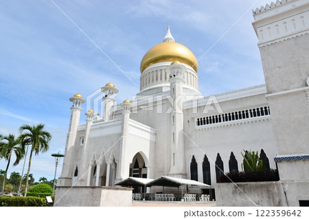 landscape with mosque 122359642