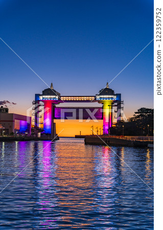 [Shizuoka Prefecture] The newly renovated Numazu City large observation water gate, Viewo, is now illuminated with LED lights 122359752