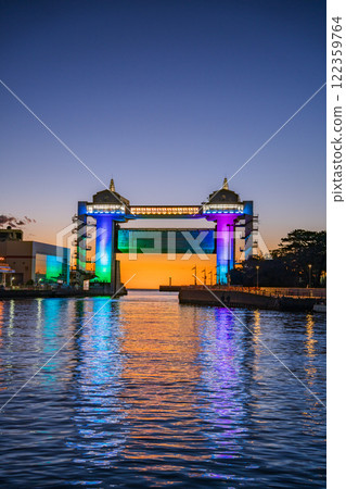 [靜岡縣] 新裝修的沼津市大型展望水門觀景台採用 LED 照明 122359764