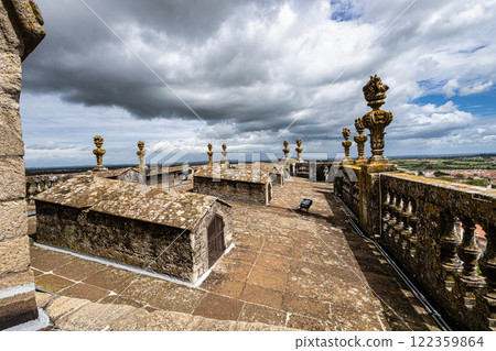 Gothic dome and roofs of Cathedral of Nossa Senhora da Assuncao in Evora. Portugal. 122359864