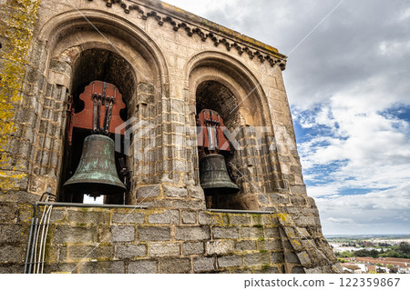 Gothic dome and roofs of Cathedral of Nossa Senhora da Assuncao in Evora. Portugal. 122359867