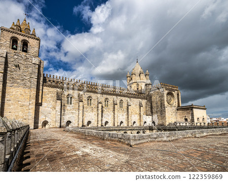 Massive Roman catholic church or Cathedral of Evora in Portugal known as Se de Evora Massive Roman catholic church or Cathedral of Evora in Portugal known as Se de Evora 122359869