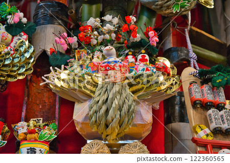 鳥之市、耙子、生意興隆、色彩鮮豔、家庭平安、神社、日本、年末、豪華新年 鳥之市、耙子、生意興隆、色彩鮮豔、家庭平安、神社、日本、年末、豪華新年 122360565