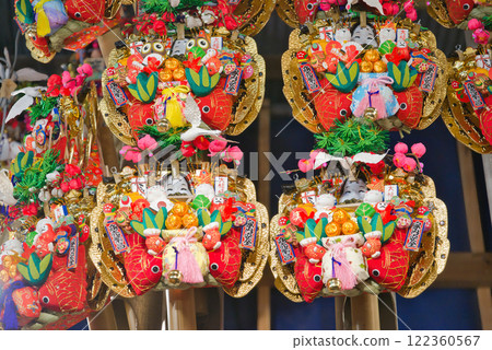 鳥之市、耙子、生意興隆、色彩鮮豔、家庭平安、神社、日本、年末、豪華新年 鳥之市、耙子、生意興隆、色彩鮮豔、家庭平安、神社、日本、年末、豪華新年 122360567
