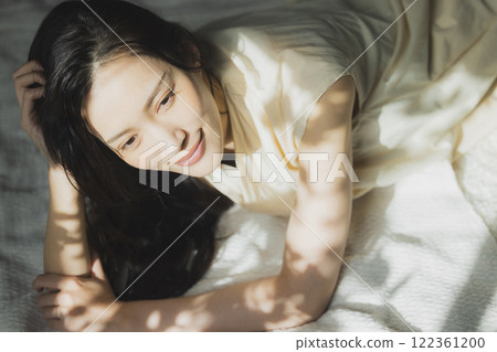 A lady falling asleep 122361200