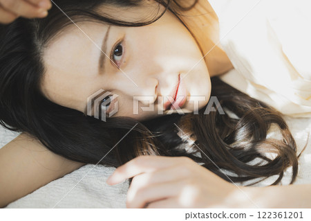 一位女士睡著了 一位女士睡著了 122361201