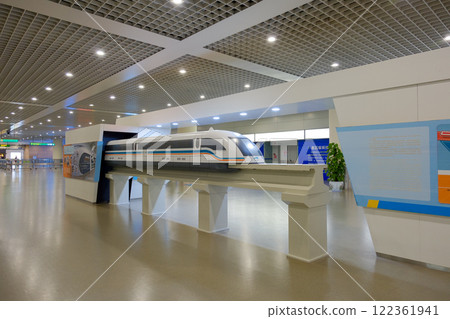 A model of the Shanghai Transrapid train at the station in Shanghai Pudong International Airport, Shanghai, China 122361941