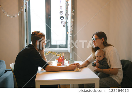 Creating and savoring joyful Family Bonding Moments at Home with your Baby is essential Creating and savoring joyful Family Bonding Moments at Home with your Baby is essential 122364613
