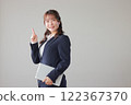 One-point pose with tablet_Business woman_2 122367370
