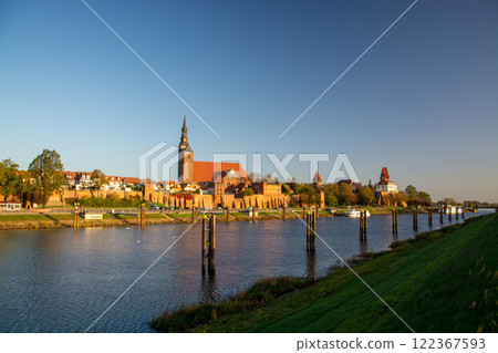 Tangermuende am Morgen, Sachsen-Anhalt, Deutschland Tangermuende am Morgen, Sachsen-Anhalt, Deutschland 122367593
