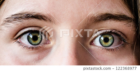 eye, woman, female 122368977