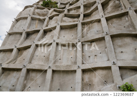 [三笠大廈商店街後方的混凝土斜坡] 122369687