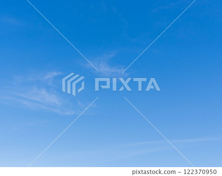 冬天的藍天和薄雲 06 122370950