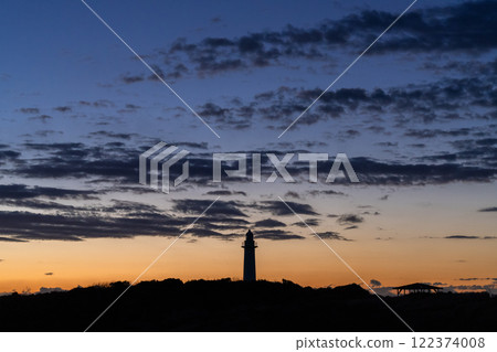 <Shizuoka Prefecture> Dawn at Tsumekizaki, Izu Peninsula 122374008
